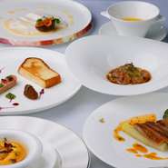 地元川越のお野菜や旬の食材を使用したメニューをお客様にご提供させていただいております。
当店にて四季折々のシェフこだわりのメニューをお楽しみ下さい。