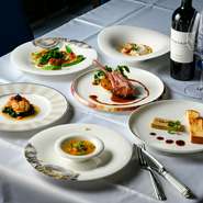 ランチ・ディナー各1組限定の完全予約制のため、他のゲストを気にせず、ゆっくりと食事を楽しめることも魅力的。ご家族や友人との集まり、特別な会食など、特別なプライベート空間を演出してくれます。