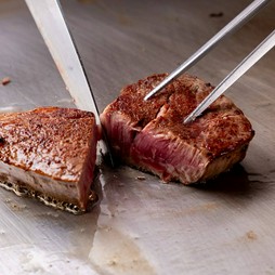 しっとり上品な味わい『黒毛和牛フィレステーキ』