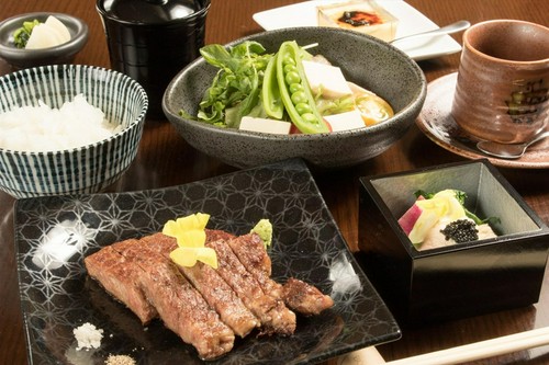 日本らしい季節の食材たちを取り入れた逸品も