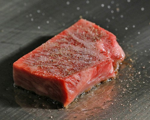 サーロイン・フィレ肉をはじめ、肉の旨みを引き出した鉄板焼き