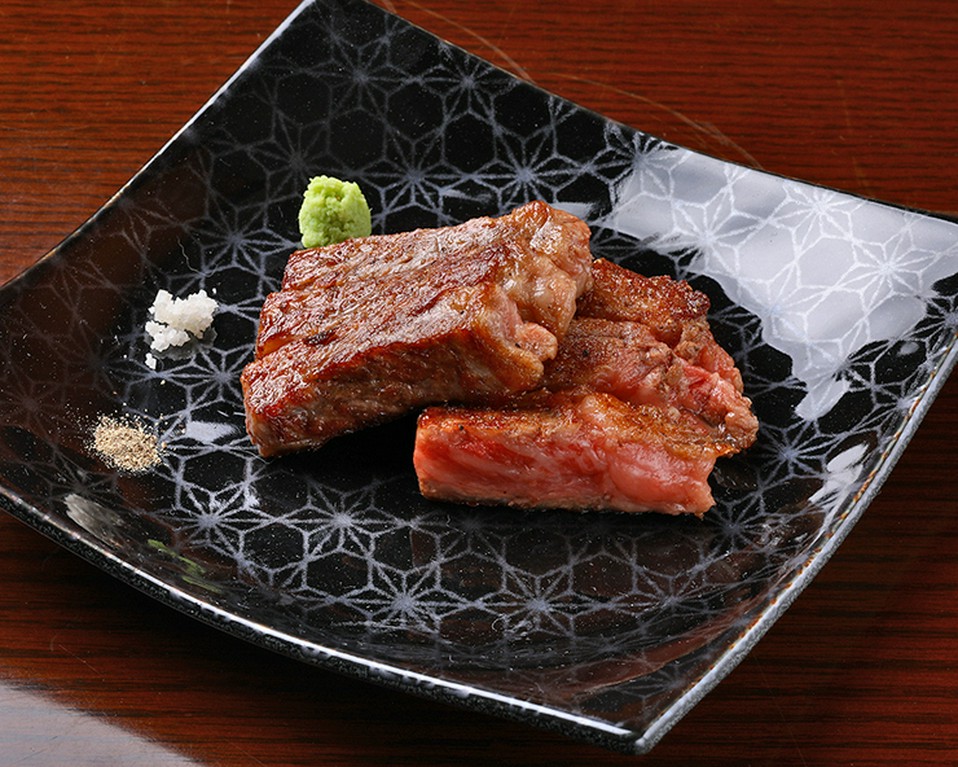 上質な素材を引き立たせるのは、熟練の料理人の技