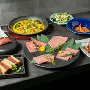 島根県「松永牧場」にて、血統・飼料・育成方法にこだわり大切に育てられた「まつなが和牛」。赤身・サシのバランスがよく、上品な甘みを兼ね備えた最高品質のお肉を、日々仕入れています。