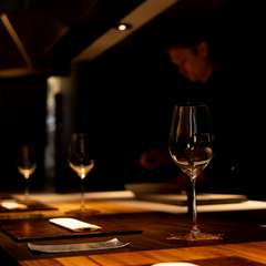 季節感を大切にした料理とともに、選りすぐりの日本酒を堪能