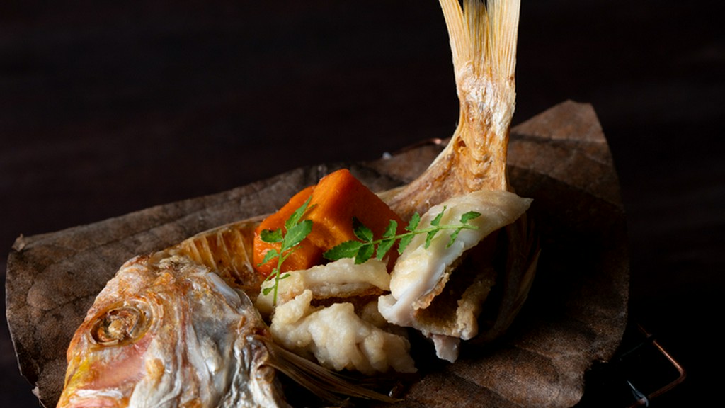 尾を高く振り上げた力強いエネルギーが今ここに！