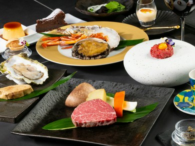 プライベート空間で食事を楽しめる個室も完備