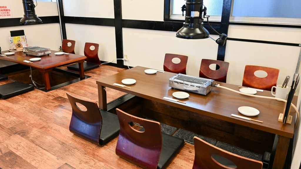 掘りごたつでくつろぎながら、家族団らんの焼肉時間