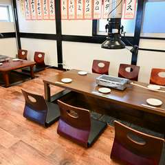 掘りごたつでくつろぎながら、家族団らんの焼肉時間