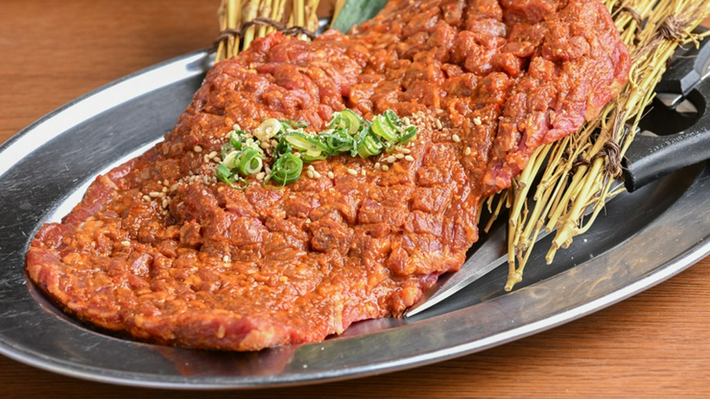 圧倒的な肉感、噛むほどに広がる旨み『かたまりハラミ』