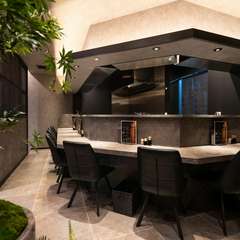 非日常の時間。おいしい料理と雰囲気を楽しめるカウンター席