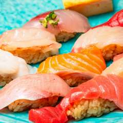 大将が目利きで仕入れた、鮮度抜群の魚介を堪能できるおまかせ鮨『大将おまかせ10貫』