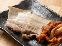 あと一品に。オススメ単品メニュー『蒸し豚とキムチ』