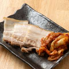 蒸し豚とキムチ