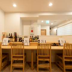 お一人様も楽しめるカウンター席