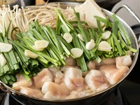 名物の『もつ鍋』ほか、女将のイチオシメニューを楽しめる、全6品のカジュアルなコースです。