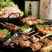 四万十鶏とはちきん地鶏を贅沢に使用した名物『地鶏鍋』。お店で丁寧に仕込んだガラスープをベースに、醤油味のさっぱりしつつも濃厚な味わいを楽しめます。旬の野菜や部位を活かした季節ごとの味がたまりません。