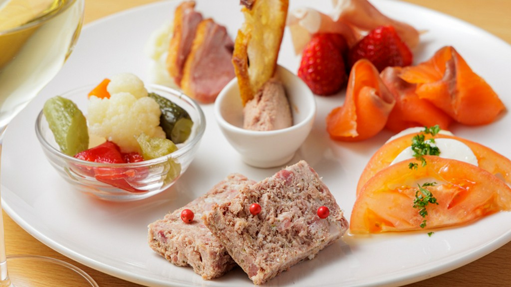 季節毎の味わいを満喫できる『本日の前菜盛り合わせ（七種）』