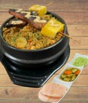 インド周辺諸国では定番の焼き飯料理国によって味付けが異なります