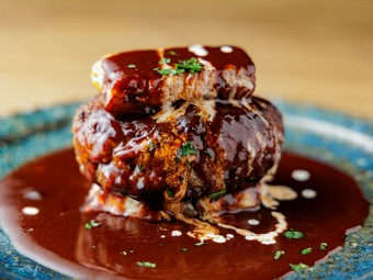 記憶に残る美味！『特製ハンバーグとフォアグラのロッシーニ風』