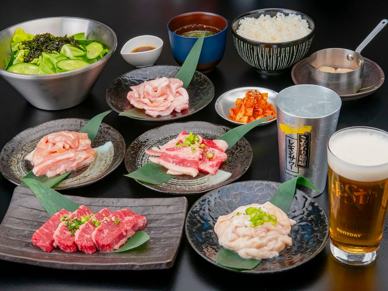 駅徒歩1分で宴会にも最適。飲み放題付きの豪華コースもあり