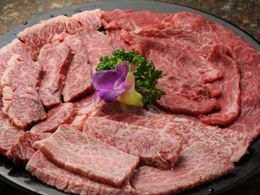 こだわり食材をリーズナブルに。人形町で愛され続ける焼肉の名店