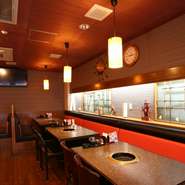 アットホームな雰囲気のため、女性同士でも入りやすいお店。清潔感のある店内で、優雅に焼肉を楽しめます。女子会や、誕生会などちょっとしたお祝いの席にもピッタリです。