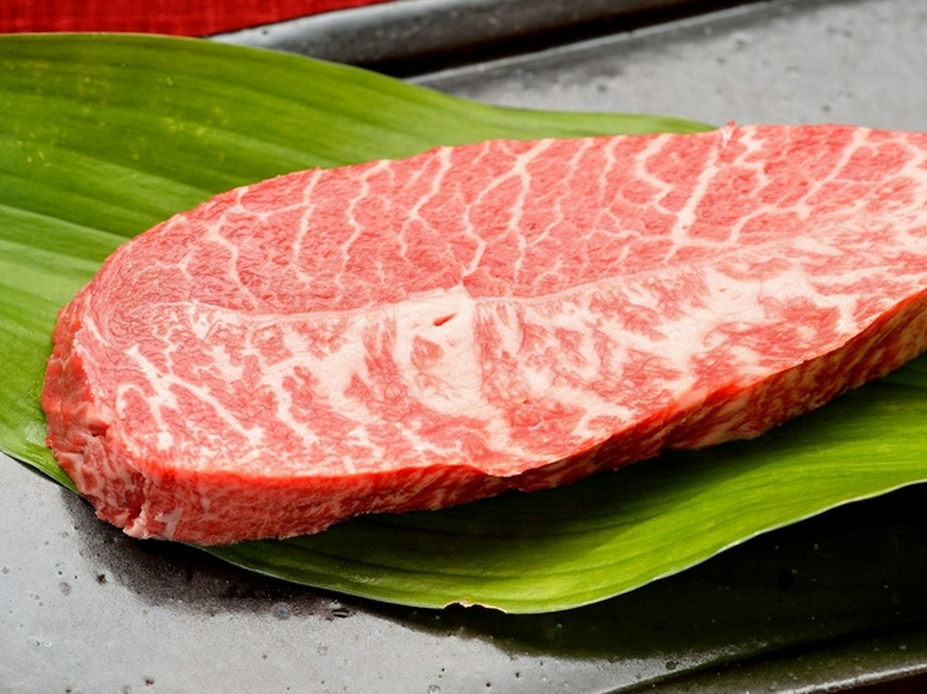 希少部位を贅沢な大判で提供『ミスジ』