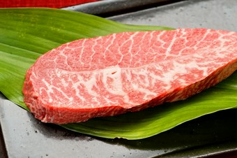 希少部位を贅沢な大判で提供『ミスジ』