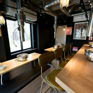 アットホームな雰囲気なので、女性同士でも入りやすい焼肉店。香ばしい匂いと、お肉の焼ける音を楽しむ焼肉女子会は、自然と会話が弾みます。駅から徒歩圏内なのも魅力の一つです。