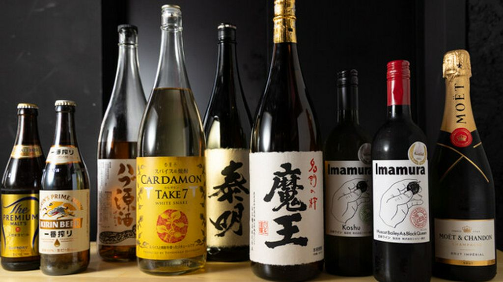 クラフトビールから定番ビールまで、5種類の瓶ビールを味わえる