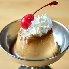 感動のなめらかさ。昔ながらのプリンで、食後のお口直しに『自家製プリン』