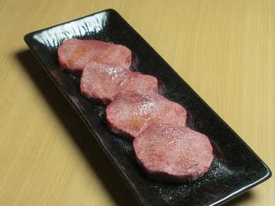 噛みしめる贅沢『厚切り上タン塩』