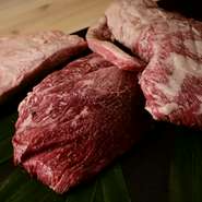 その日に厳選したA5龍樹ビーフ希少部位食べ比べ