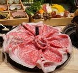 こだわりのおばんざい9品
龍樹ビーフ希少部位のしゃぶしゃぶ
〆の自家製もち姫麺、デザートの豪華プラン
