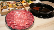 こだわりのおばんざい9品
龍樹ビーフ希少部位のしゃぶしゃぶ
〆の自家製もち姫麺、デザートの豪華プラン