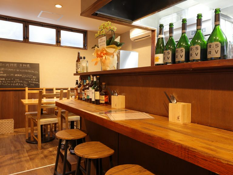 大切な人と、カジュアルに。二人を包み込むカウンターデート