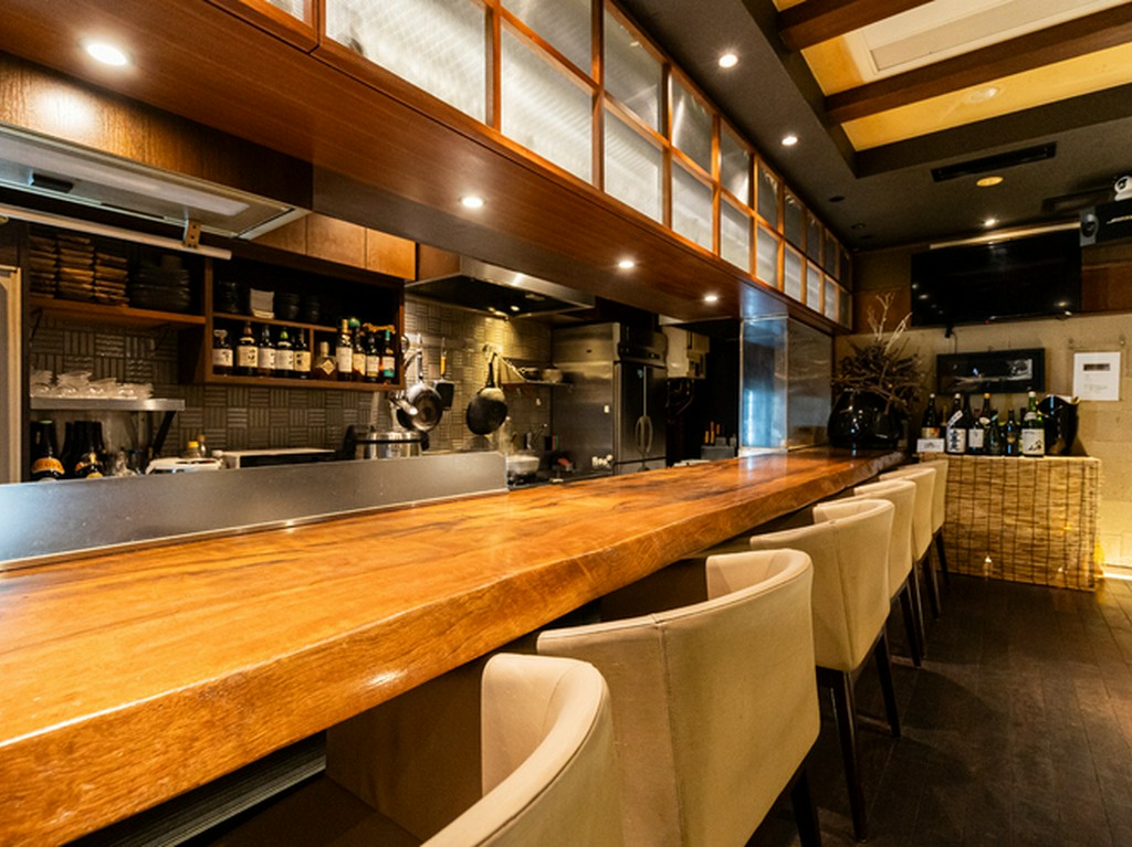 落ち着いた雰囲気の店内