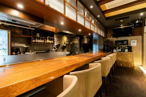 落ち着いた雰囲気の店内