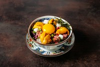 うに赤をご飯にのせて頬張る。 至福のちらし。