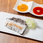 独自のカットで旨みを引き出しました。自家製酢味噌でご賞味ください。