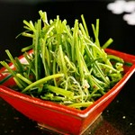 シャキシャキ食感のネギをたっぷりのごま油で風味豊かに仕上げました。