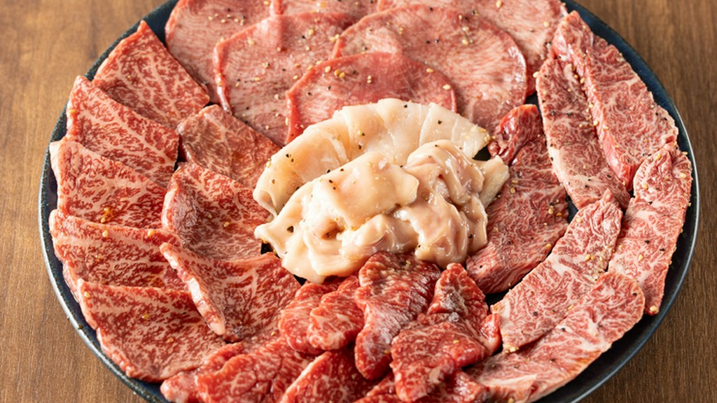 まずはこれ。選び抜かれた6種の極み肉『李昇盛り』