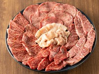 まずはこれ。選び抜かれた6種の極み肉『李昇盛り』