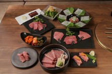 李昇のとっておきのスペシャルメニューを少しずつ召し上がっていただく９皿からなる贅沢なコースです。
