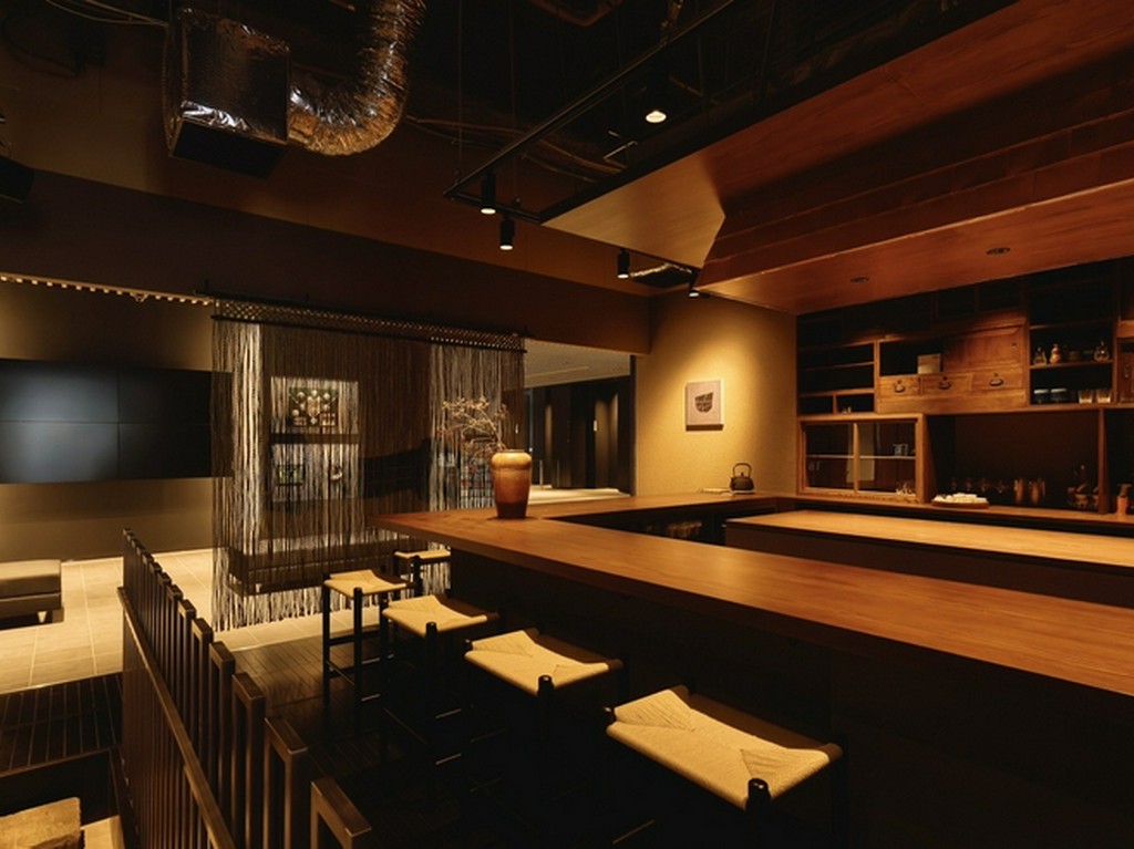 蕎麦処でちょっと大人のデートを。ソムリエ厳選ワインも用意