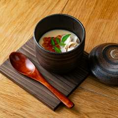 5名様以上で貸切に対応。皆でくつろぐ接待や会食に重宝する