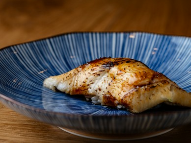 ふんわり柔らか。優しい旨みが口の中でほどける『穴子の握り』