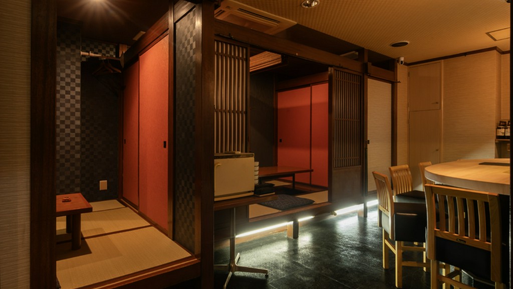 ビジネス・プライベートで利用可能な、3部屋の個室を完備