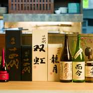 旬の料理と楽しみたい、今飲み頃の酒。宮城の地酒をはじめ、日本酒もこだわりのラインナップを用意。日本酒ファンに向けた、メニュー以外にも隠し酒も準備しているとのこと。当日のオススメはぜひお店にて確認を。