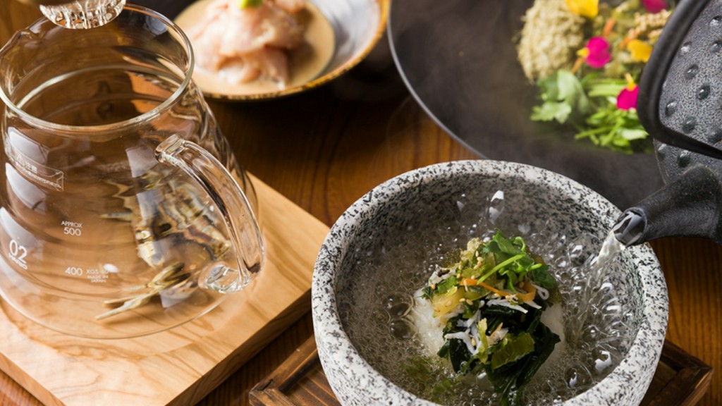 アツアツの器・出汁でいただく贅沢。一味違う締めくくり『石焼き　たい茶漬』